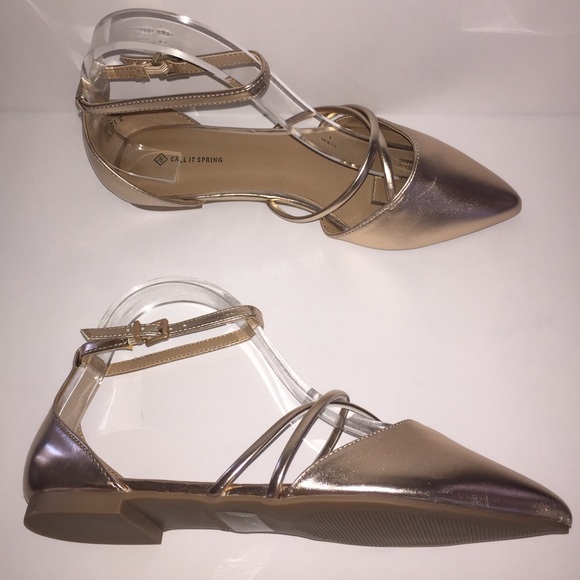 Call It Spring- Araelia Flats - Picture 2 of 8